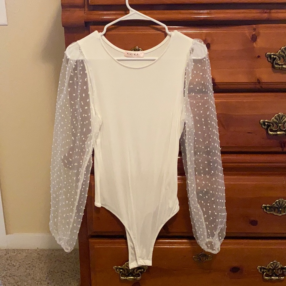 Size: large  Blue Blush brand   Color: white. Mesh sleeves